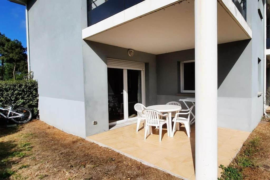 Chez Ced Et Laeti, Appartement Prive Avec Jardin Et Terrasse Dans Residence L'Estuaire Muni D'Une Piscine Couverte Et Aire De Jeu, Linge De Lit Et De Salle D'Eau Ainsi Que Tele, Compris Dans Le Tarif Profitez A Fond De Notre Belle Region Le Verdon-sur-Mer Kültér fotó