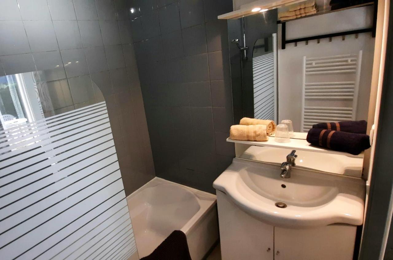 Chez Ced Et Laeti, Appartement Prive Avec Jardin Et Terrasse Dans Residence L'Estuaire Muni D'Une Piscine Couverte Et Aire De Jeu, Linge De Lit Et De Salle D'Eau Ainsi Que Tele, Compris Dans Le Tarif Profitez A Fond De Notre Belle Region Le Verdon-sur-Mer Kültér fotó